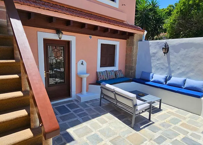 Old Town Pearl Rhodes City