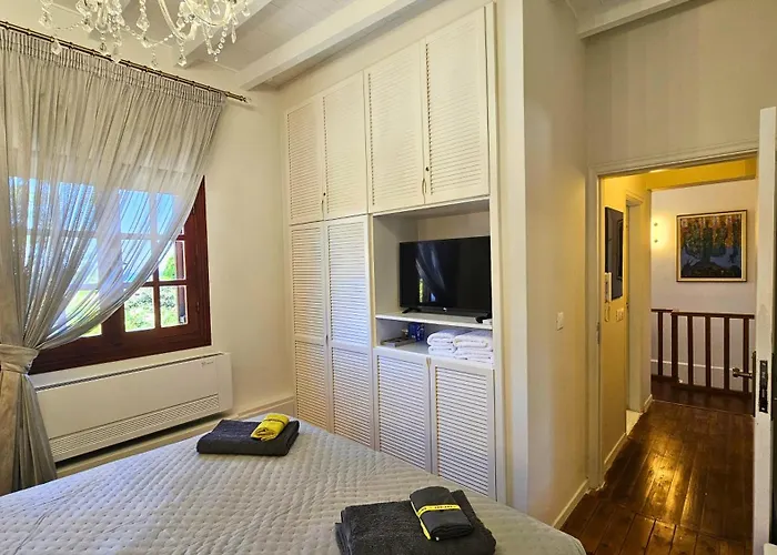 Old Town Pearl Rhodes City